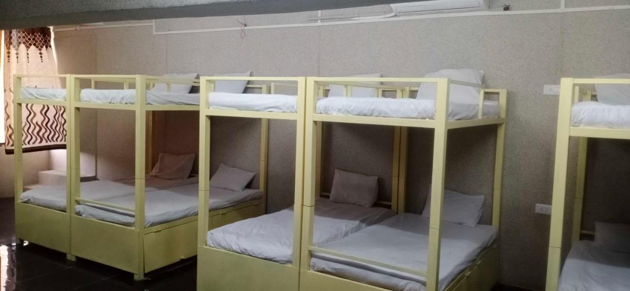 Hotel Mayura, Ankleshwar Eksteriør billede
