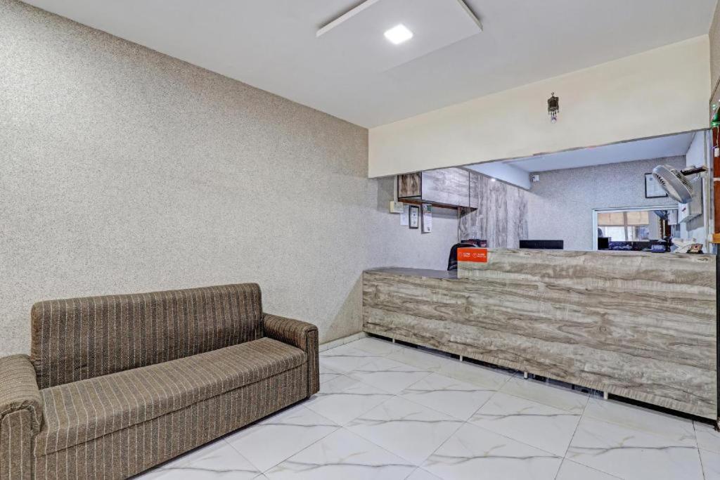 Hotel Mayura, Ankleshwar Eksteriør billede