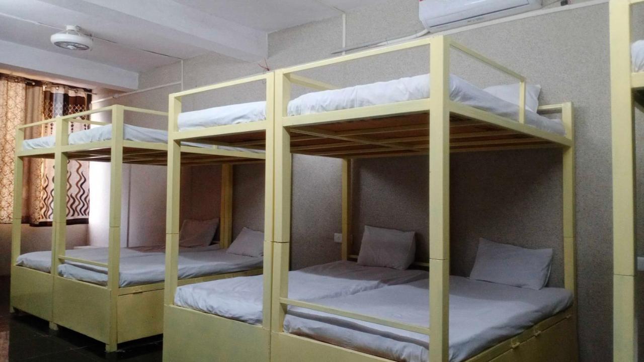 Hotel Mayura, Ankleshwar Eksteriør billede