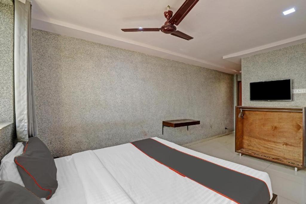 Hotel Mayura, Ankleshwar Eksteriør billede