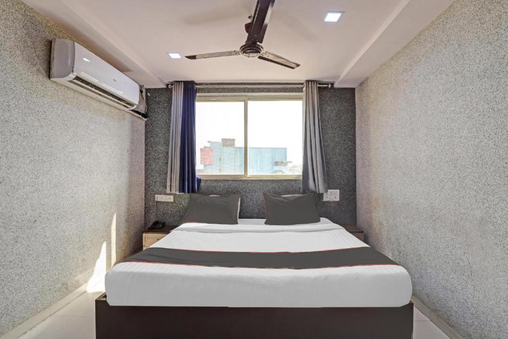 Hotel Mayura, Ankleshwar Eksteriør billede